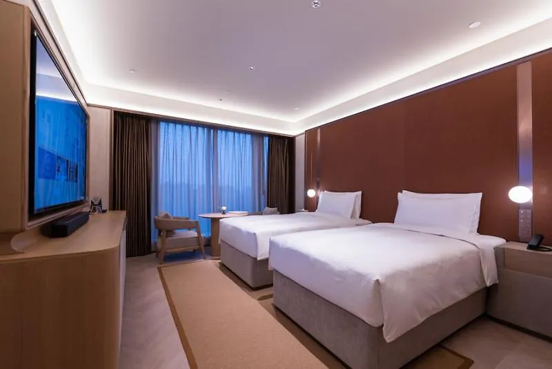 Shanghai Changfeng Business District Orange Crystal Hotel