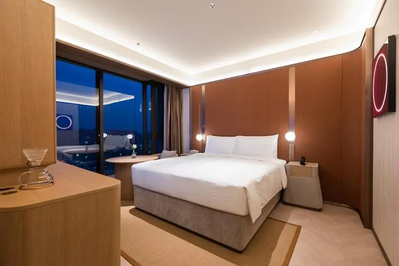 Shanghai Changfeng Business District Orange Crystal Hotel
