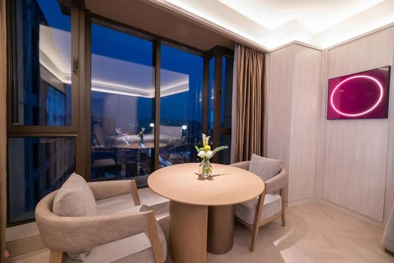 Shanghai Changfeng Business District Orange Crystal Hotel